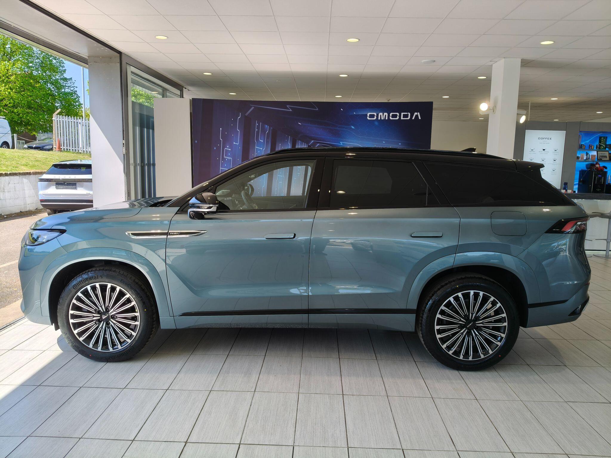 Large vehicle image